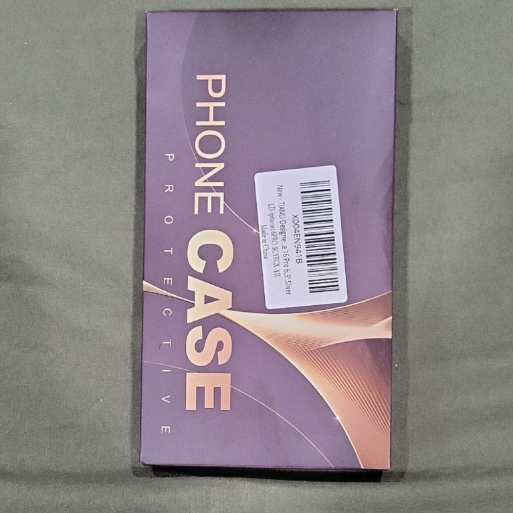 Silver Protective Phone Case Iphone 16pro